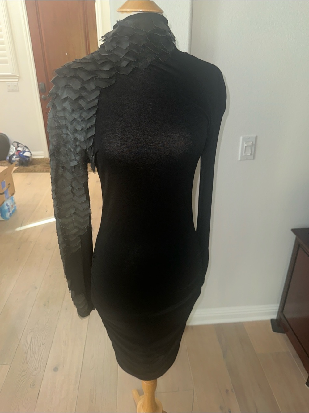 Black Long-Sleeve One-Shoulder Bodycon Dress